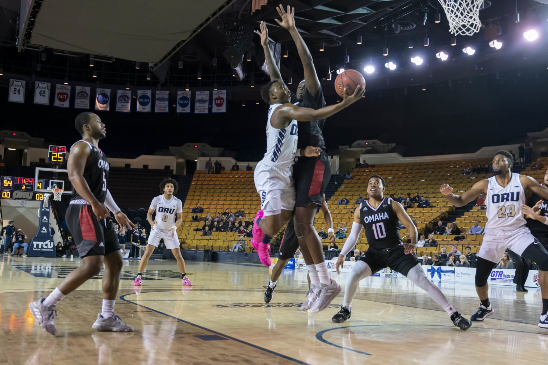 Oral Roberts University faces Omaha - Men's Basketball
